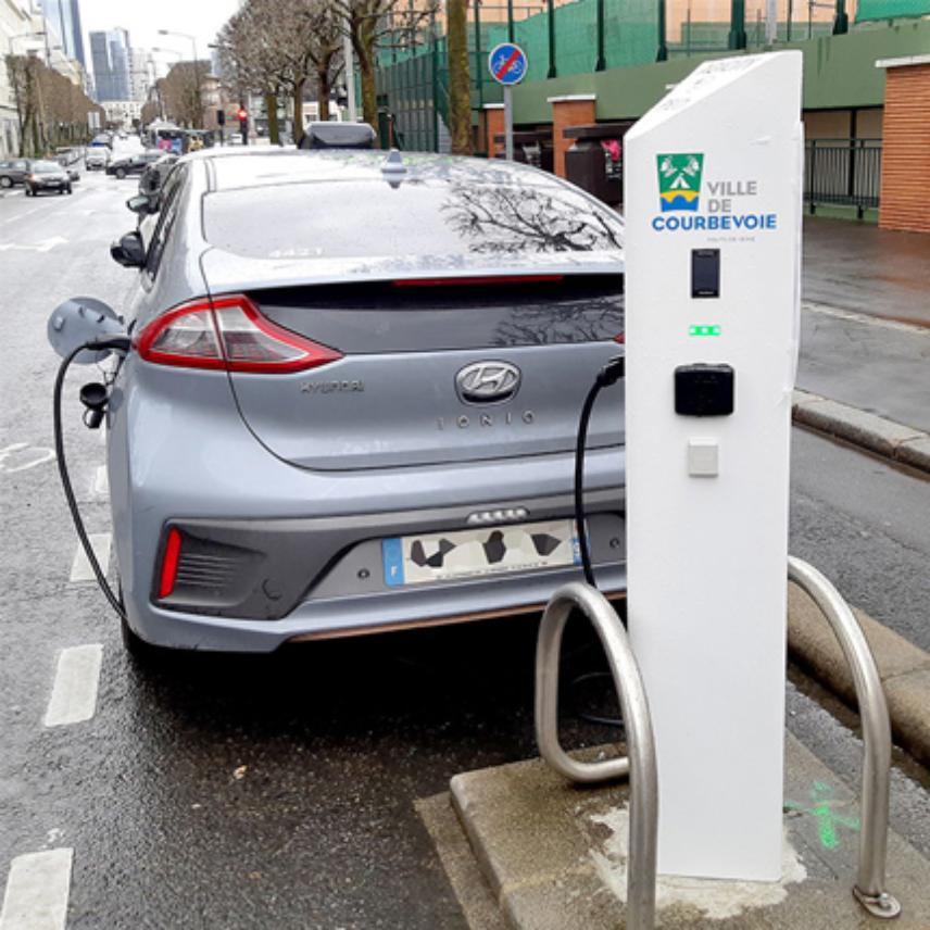 Borne de recharge AGICITY PRO